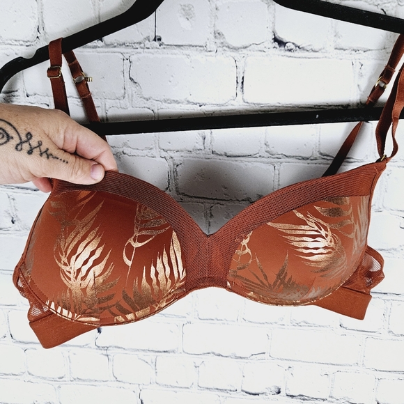 LIVELY | metallic palm wireless pushup bra - Picture 2 of 5